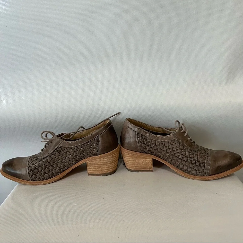 Frye Woven Leather Lace Up Heeled Oxford Shoes - Picture 8 of 10